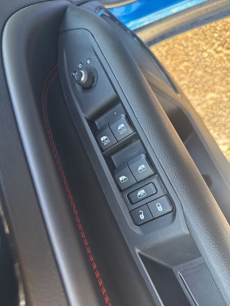 Used 2025 Jeep Compass Trailhawk image 11