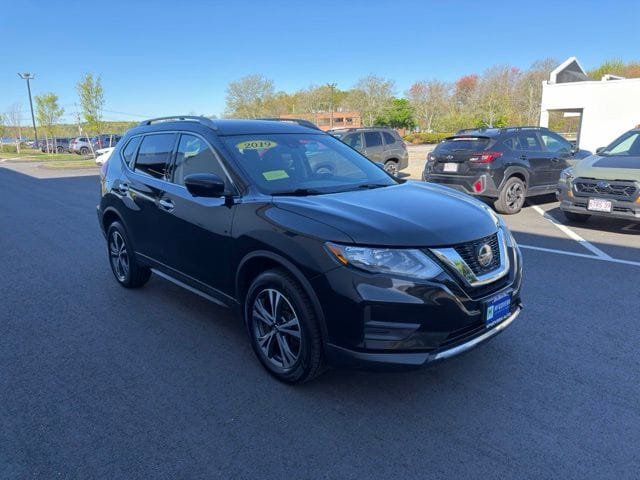 Used 2019 Nissan Rogue SV w/ Premium Package AWD/4WD image 3