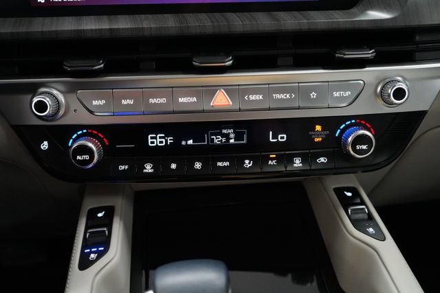 Used 2023 Kia Telluride EX w/ EX Captain's Chair Package AWD/4WD image 33