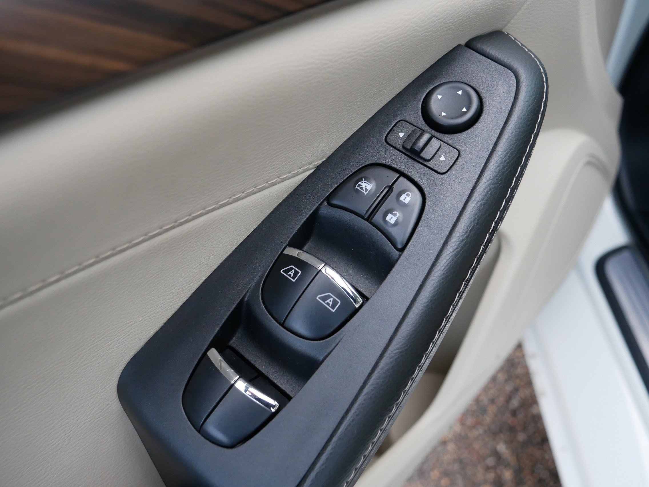 Certified 2018 Nissan Maxima Platinum image 19