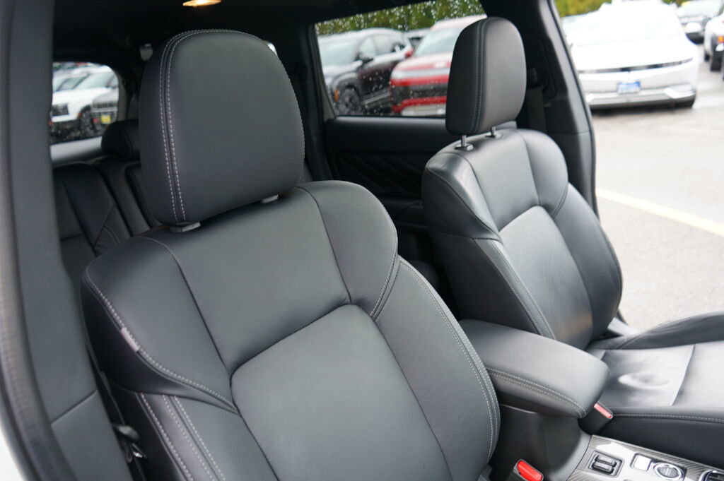 Used 2020 Mitsubishi Outlander GT image 30