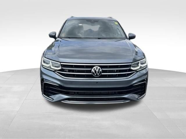 Used 2023 Volkswagen Tiguan SEL R-Line AWD/4WD image 2