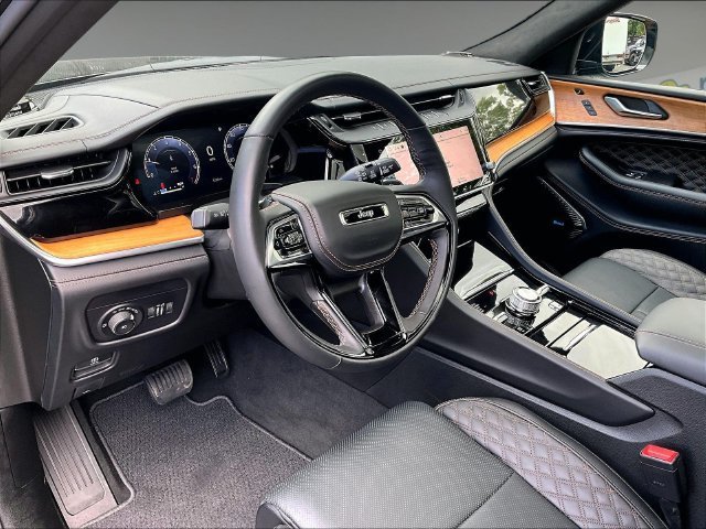 Used 2026 Jeep Grand Cherokee Summit w/ Obsidian Package AWD/4WD image 14