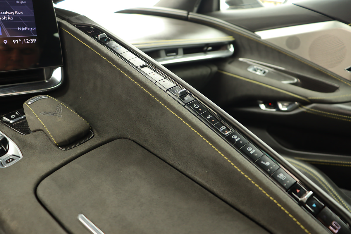 Used 2020 Chevrolet Corvette Stingray Premium Conv w/ 3LT Preferred Equipment Group RWD image 39