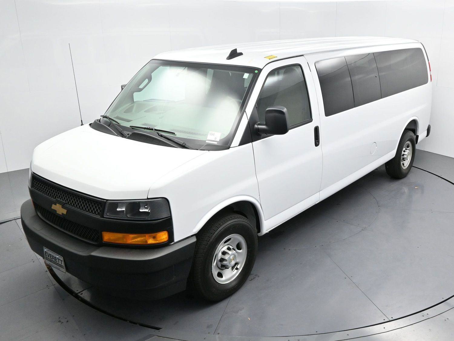 Used 2025 Chevrolet Express 3500 LS image 33