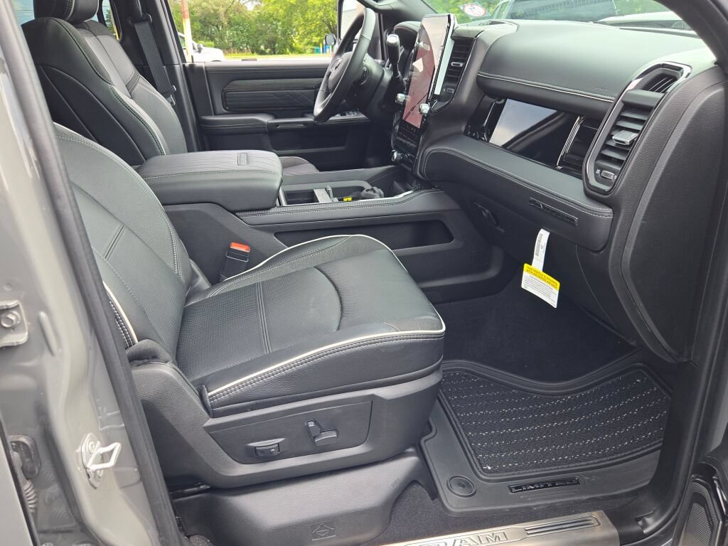 Certified 2026 RAM 3500 Limited AWD/4WD image 7