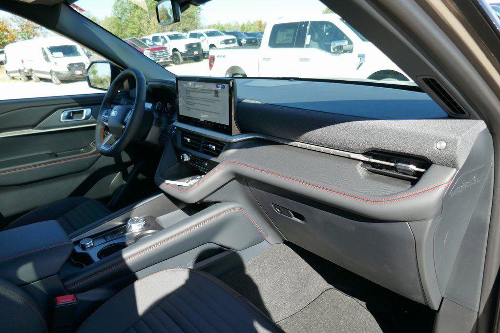 New 2026 Ford Explorer ST-Line w/ ST-Line Street Pack image 11