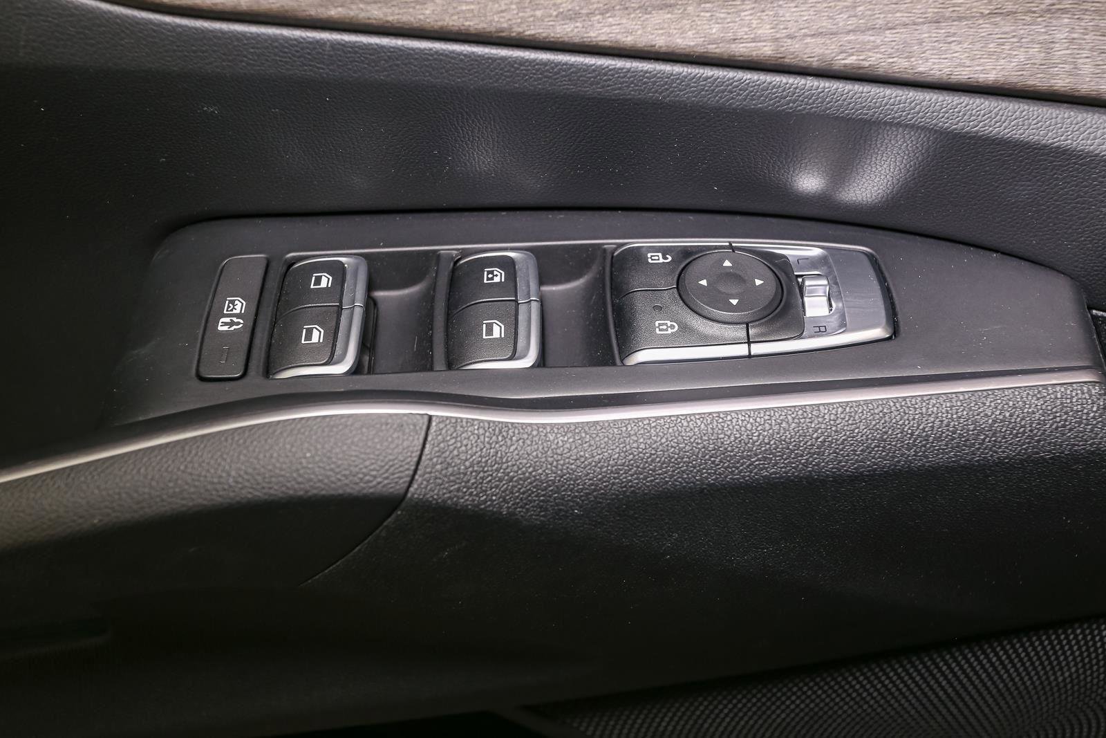Used 2022 Kia Sorento S w/ Panoramic Sunroof Package AWD/4WD image 46
