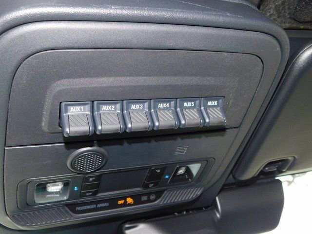 Used 2025 Ford Bronco Badlands image 36