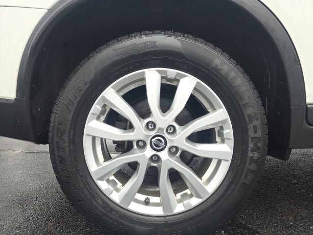 Used 2017 Nissan Rogue SV image 12