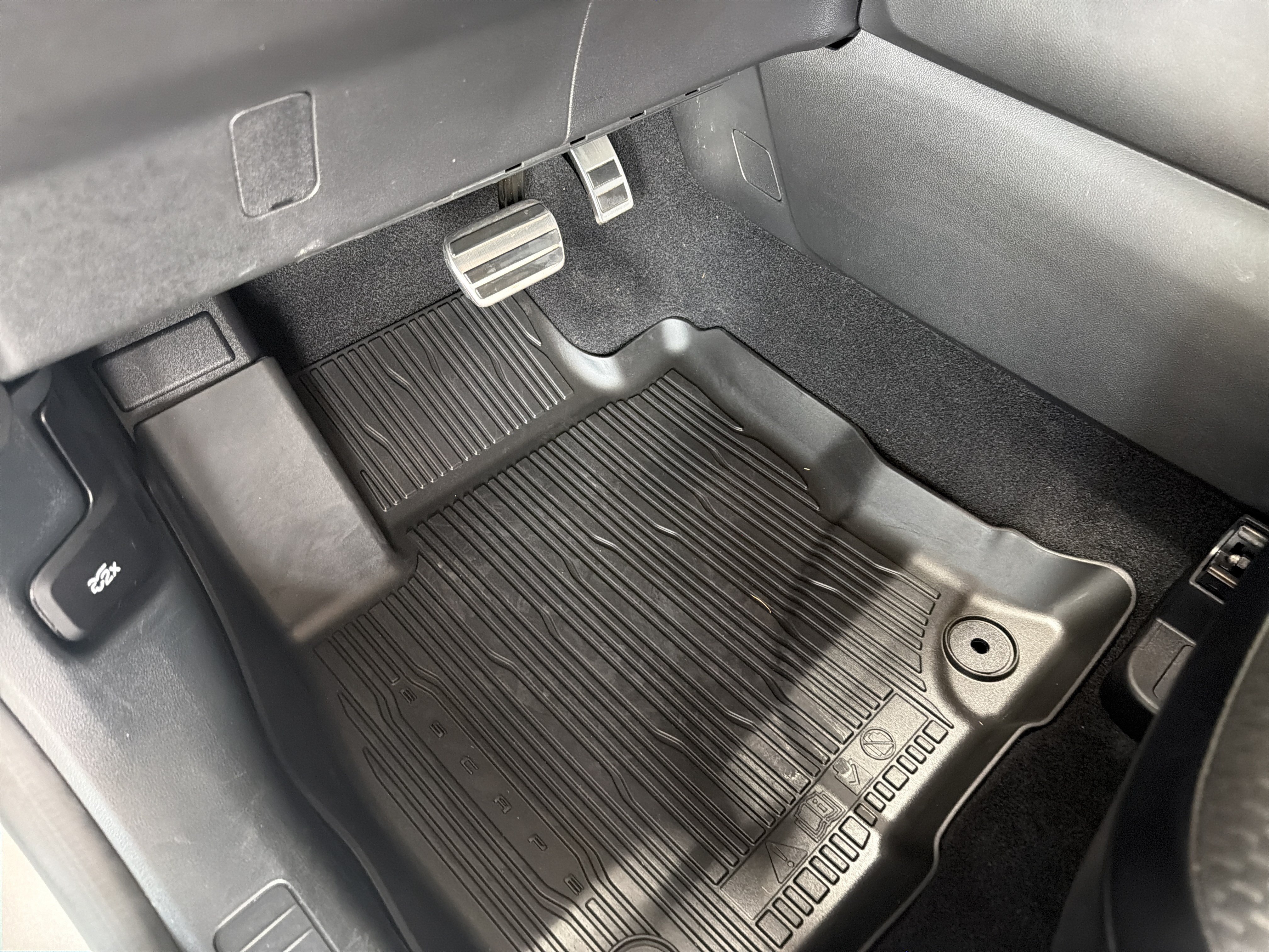 Used 2024 Ford Escape ST-Line w/ Tech Pack #1 AWD/4WD image 22
