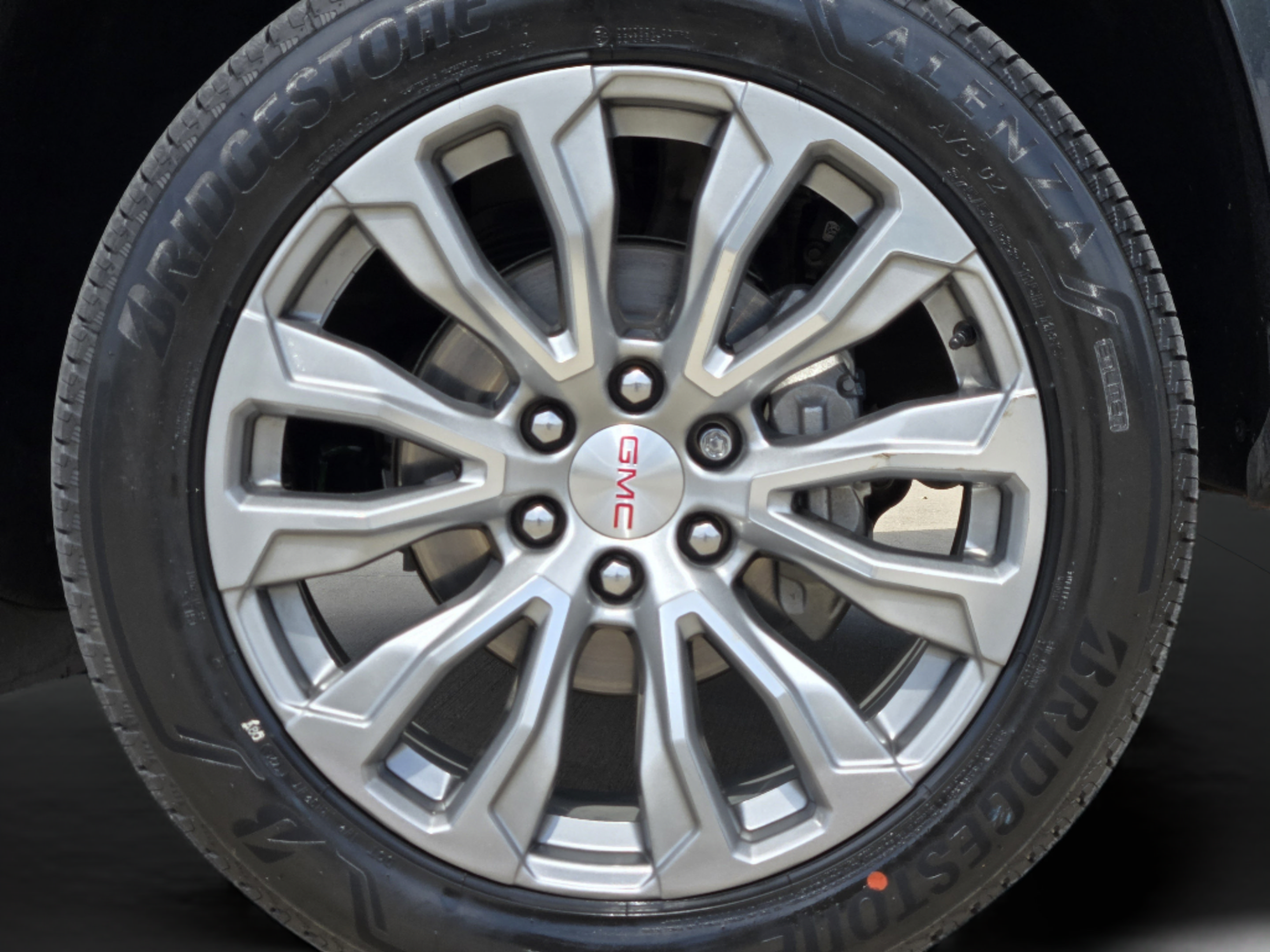 Used 2021 GMC Yukon Denali w/ Denali Ultimate Package AWD/4WD image 39