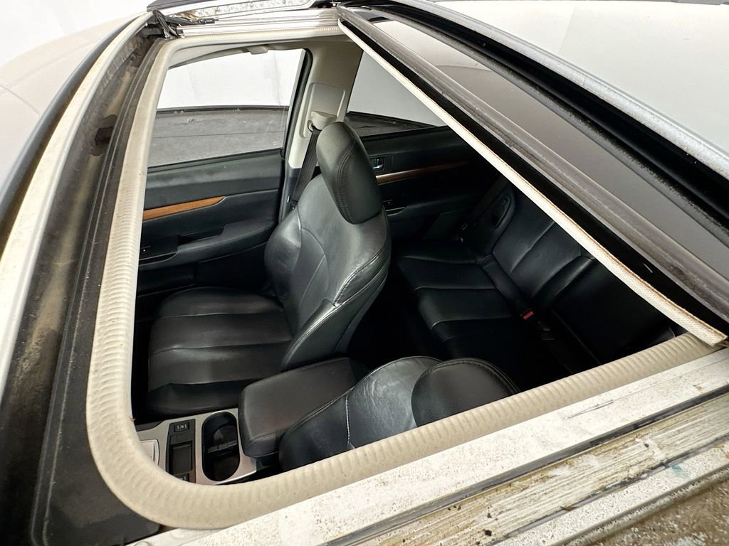 Used 2014 Subaru Outback 3.6R Limited w/ Moonroof Package image 25