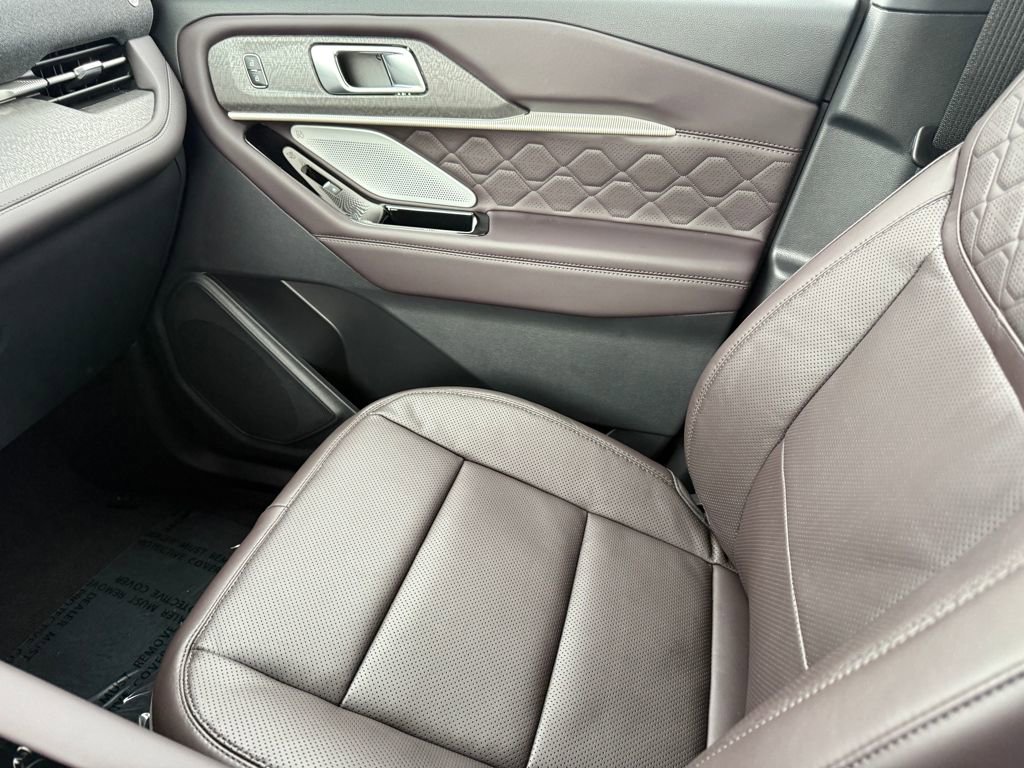 New 2026 Ford Explorer Platinum image 23