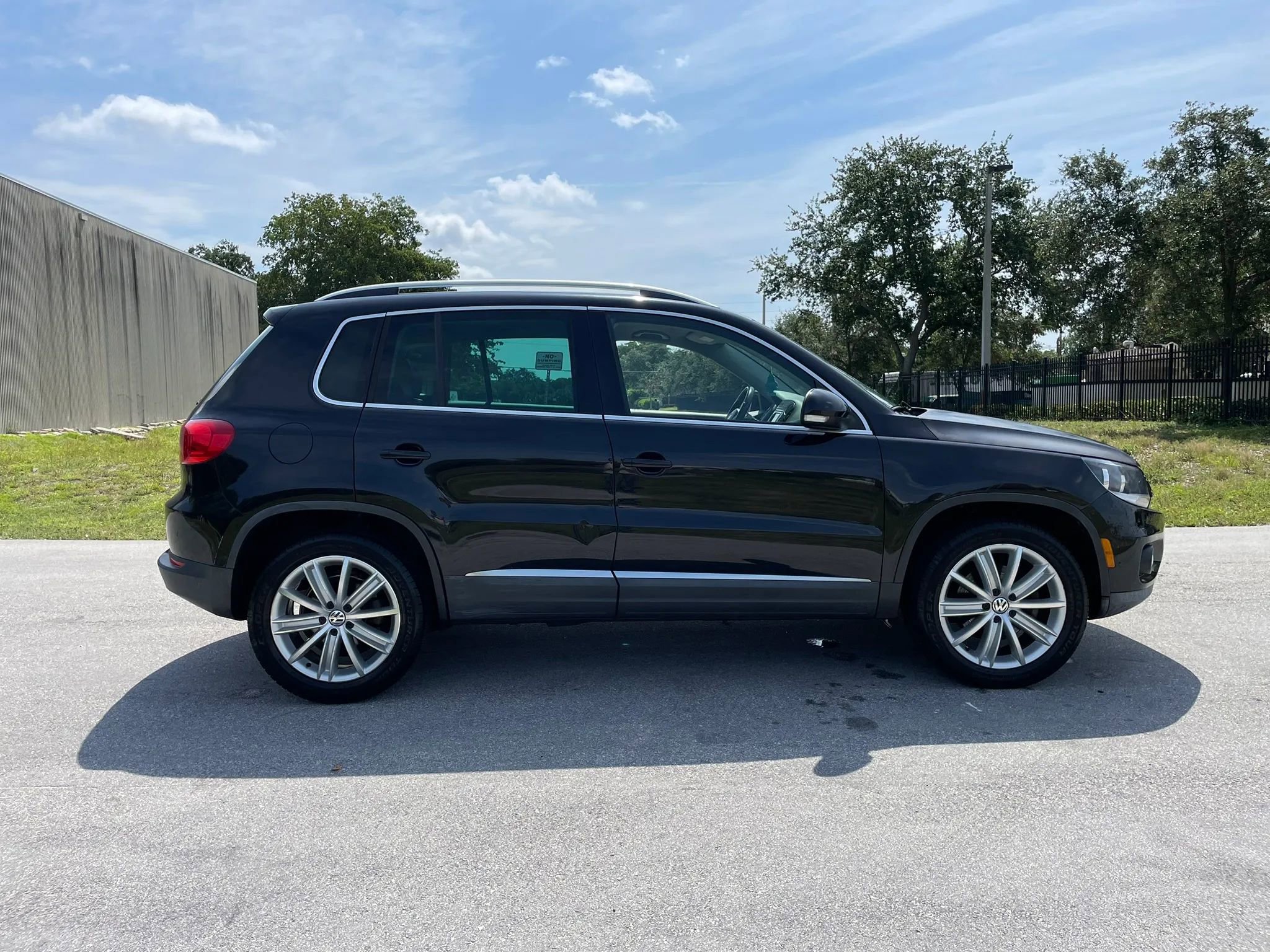 Used 2013 Volkswagen Tiguan SE FWD image 5