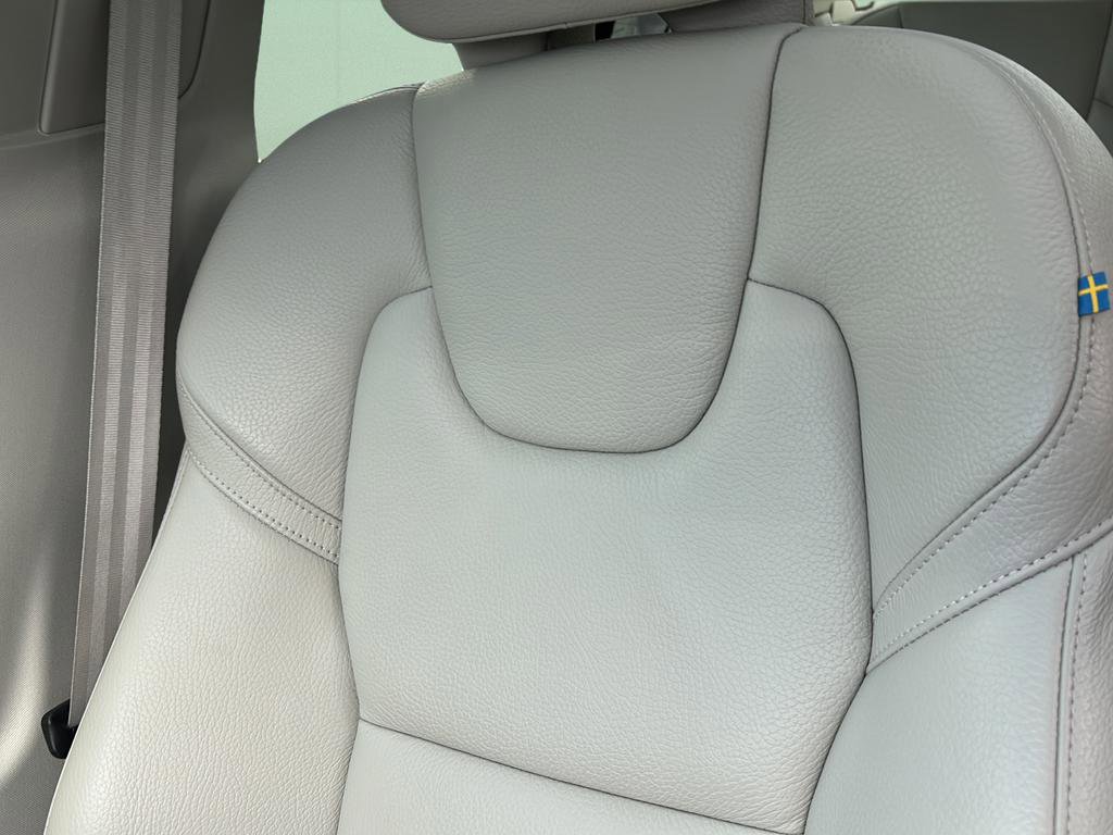 Used 2022 Volvo S60 T8 R-Design Expression w/ Premium Package image 46