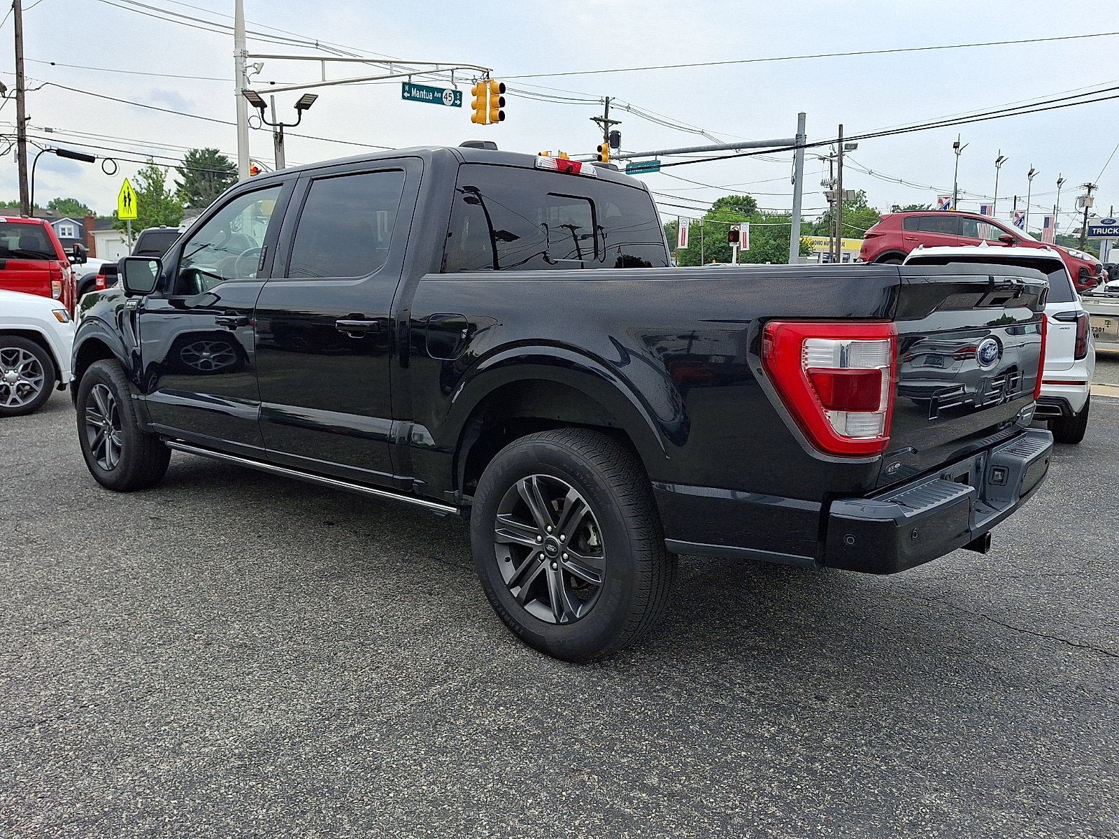 Used 2022 Ford F150 Lariat w/ Equipment Group 502A High AWD/4WD image 4