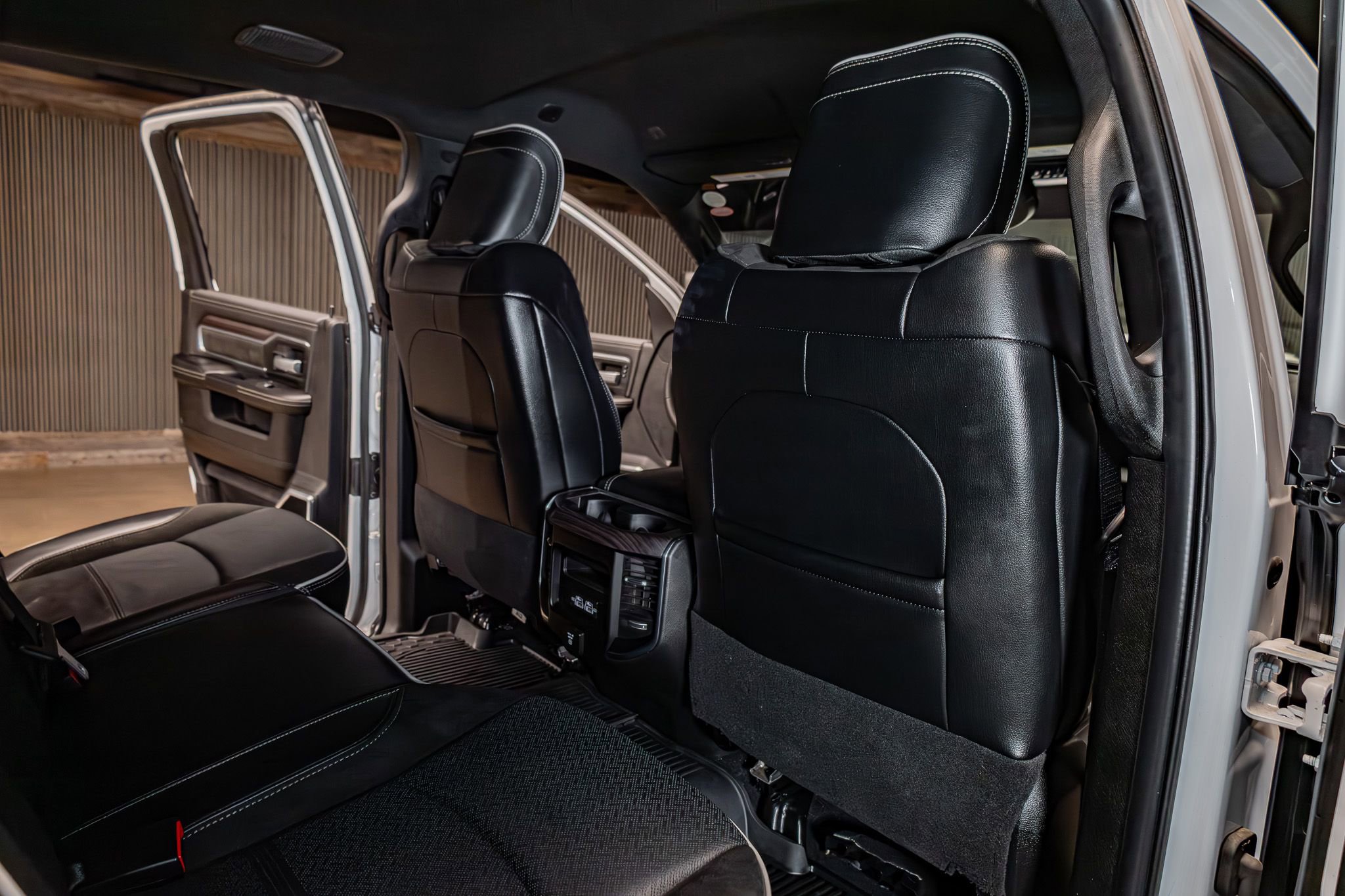 Used 2025 RAM 3500 Laramie w/ Night Edition AWD/4WD image 23