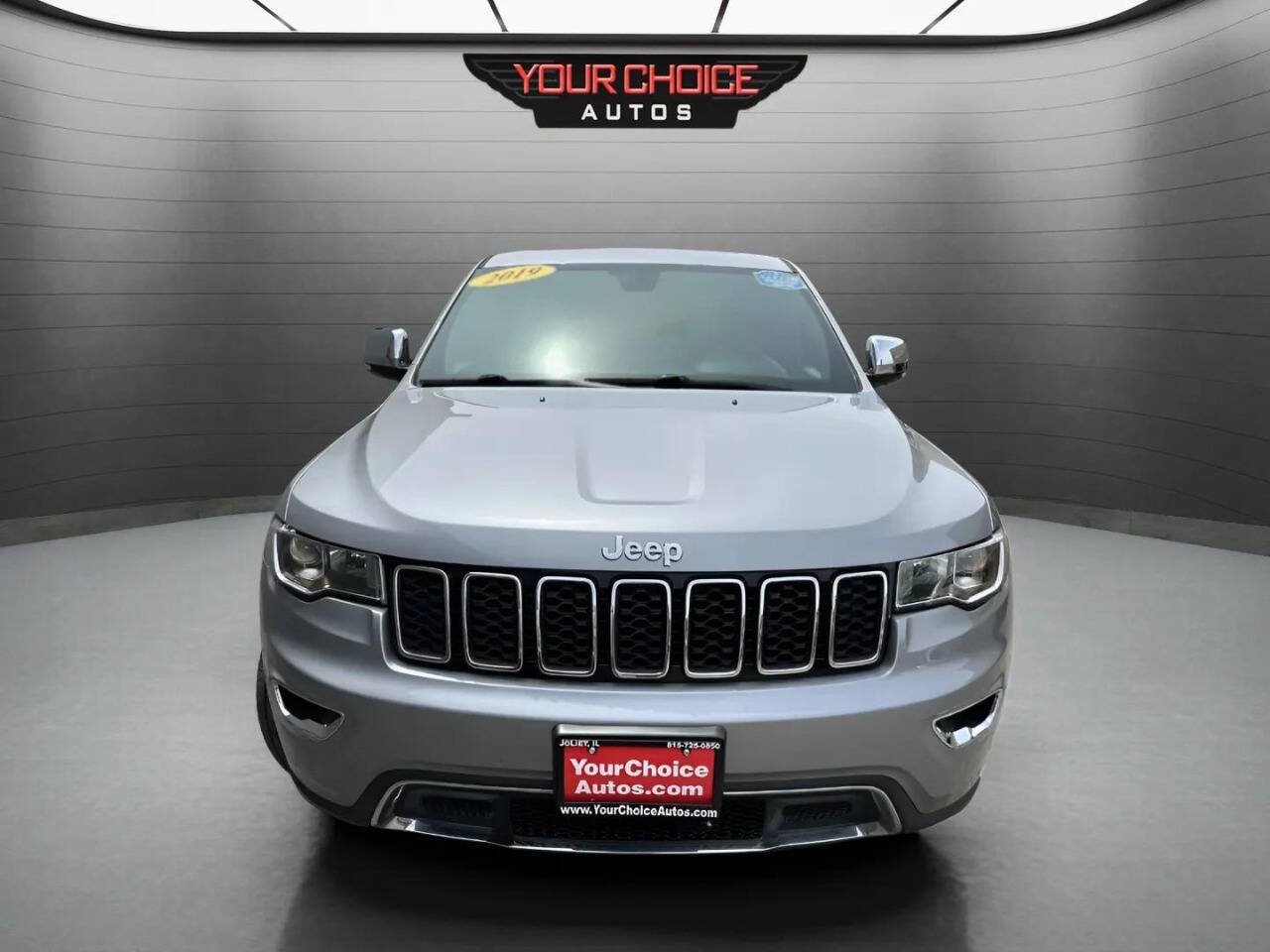Used 2019 Jeep Grand Cherokee Limited AWD/4WD image 2