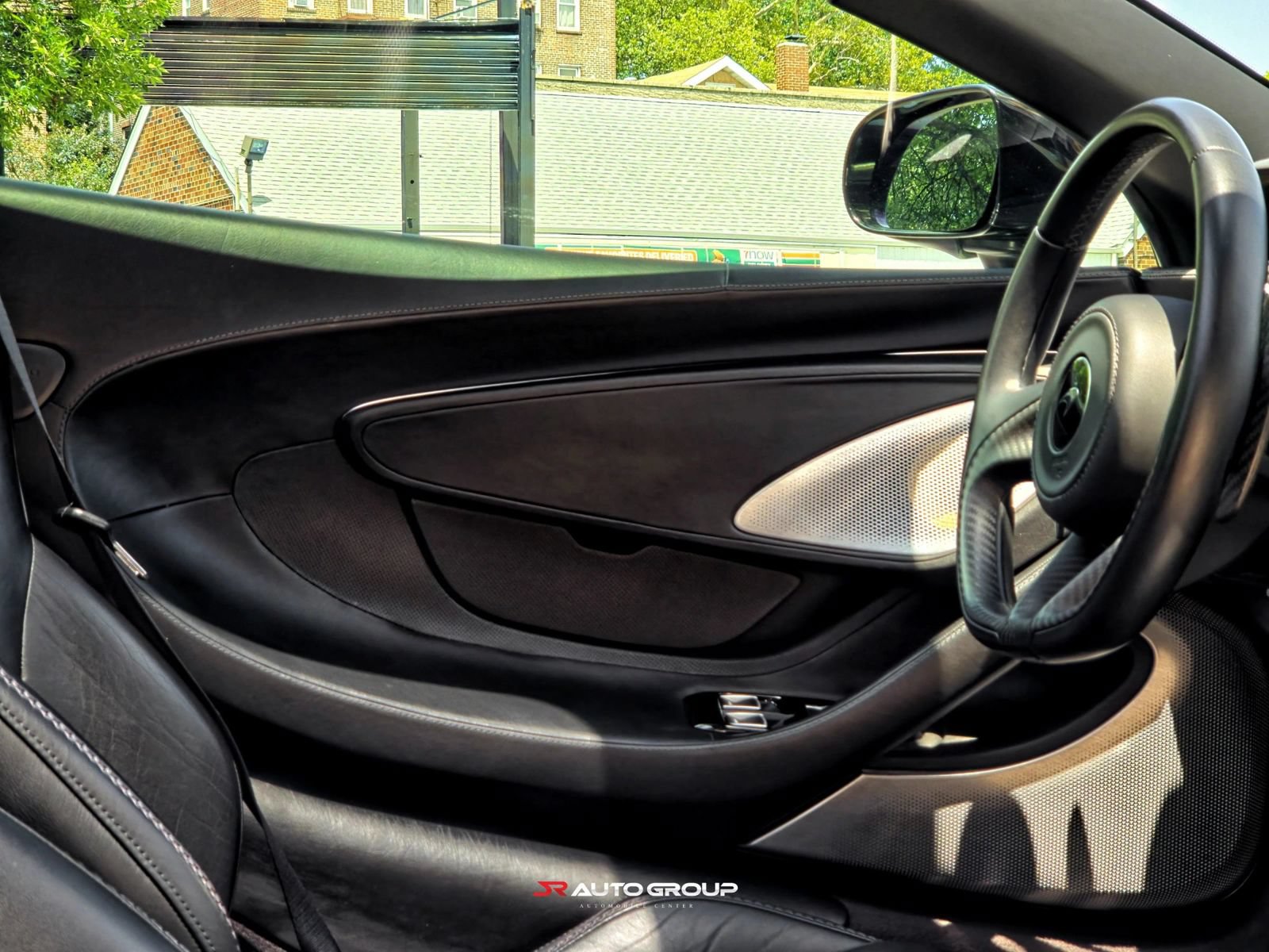 Used 2020 McLaren GT RWD image 41