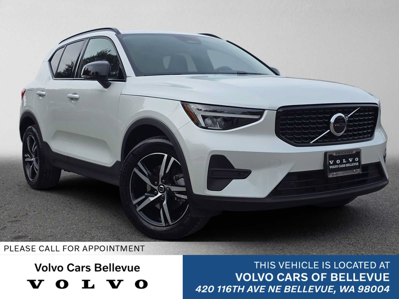 Used 2026 Volvo XC40 B5 Core w/ Climate Package AWD/4WD image 1