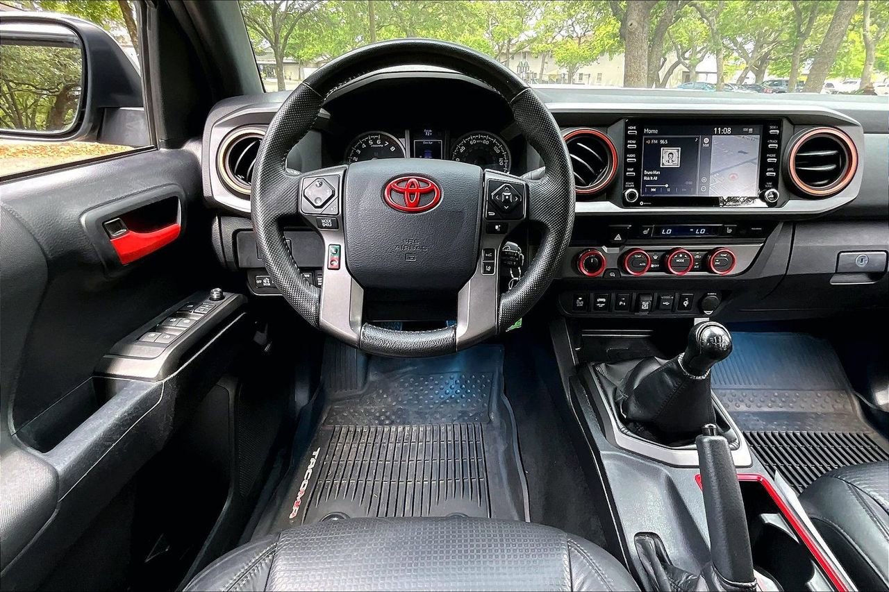 Used 2020 Toyota Tacoma TRD Sport w/ TRD Premium Sport Package AWD/4WD image 8