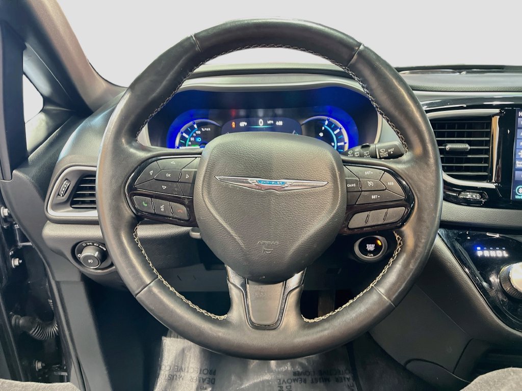 Used 2020 Chrysler Pacifica Touring-L w/ S Appearance Package FWD image 11