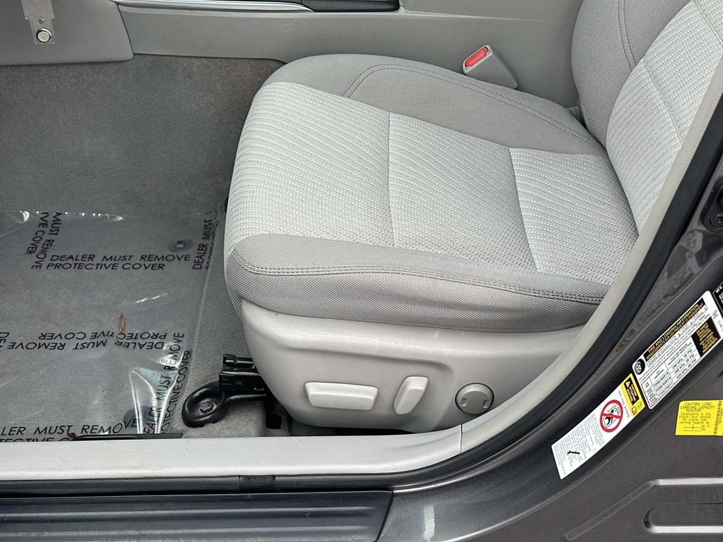 Used 2016 Toyota Camry XLE image 26