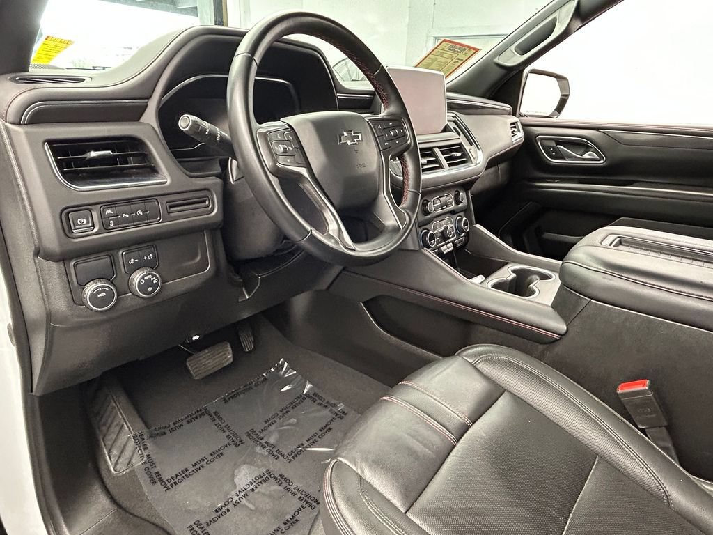 Used 2024 Chevrolet Suburban RST RWD image 17