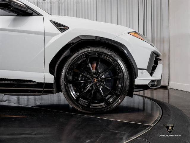 Used 2023 Lamborghini Urus S AWD/4WD image 17