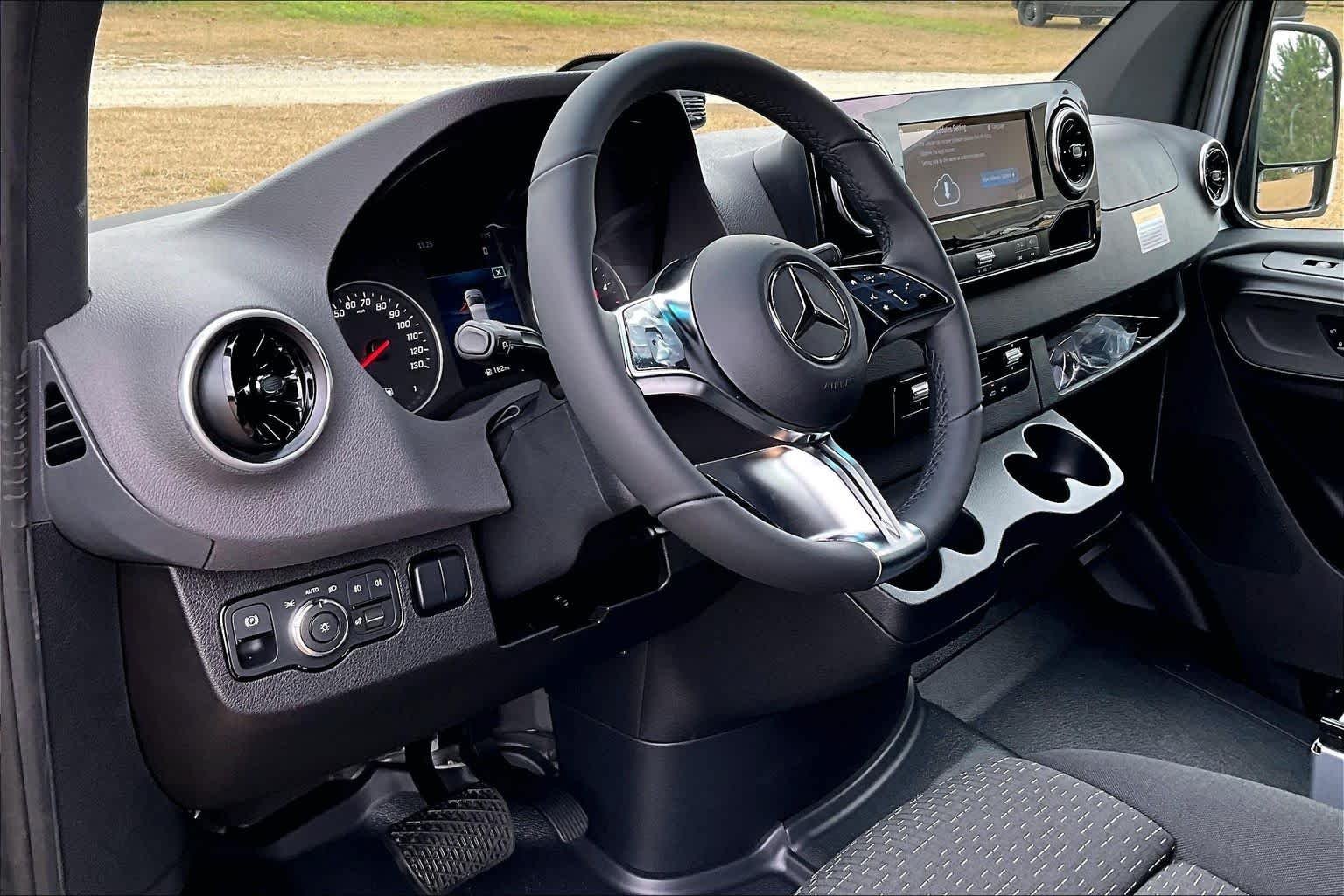 Used 2026 Mercedes-Benz Sprinter 2500 image 10