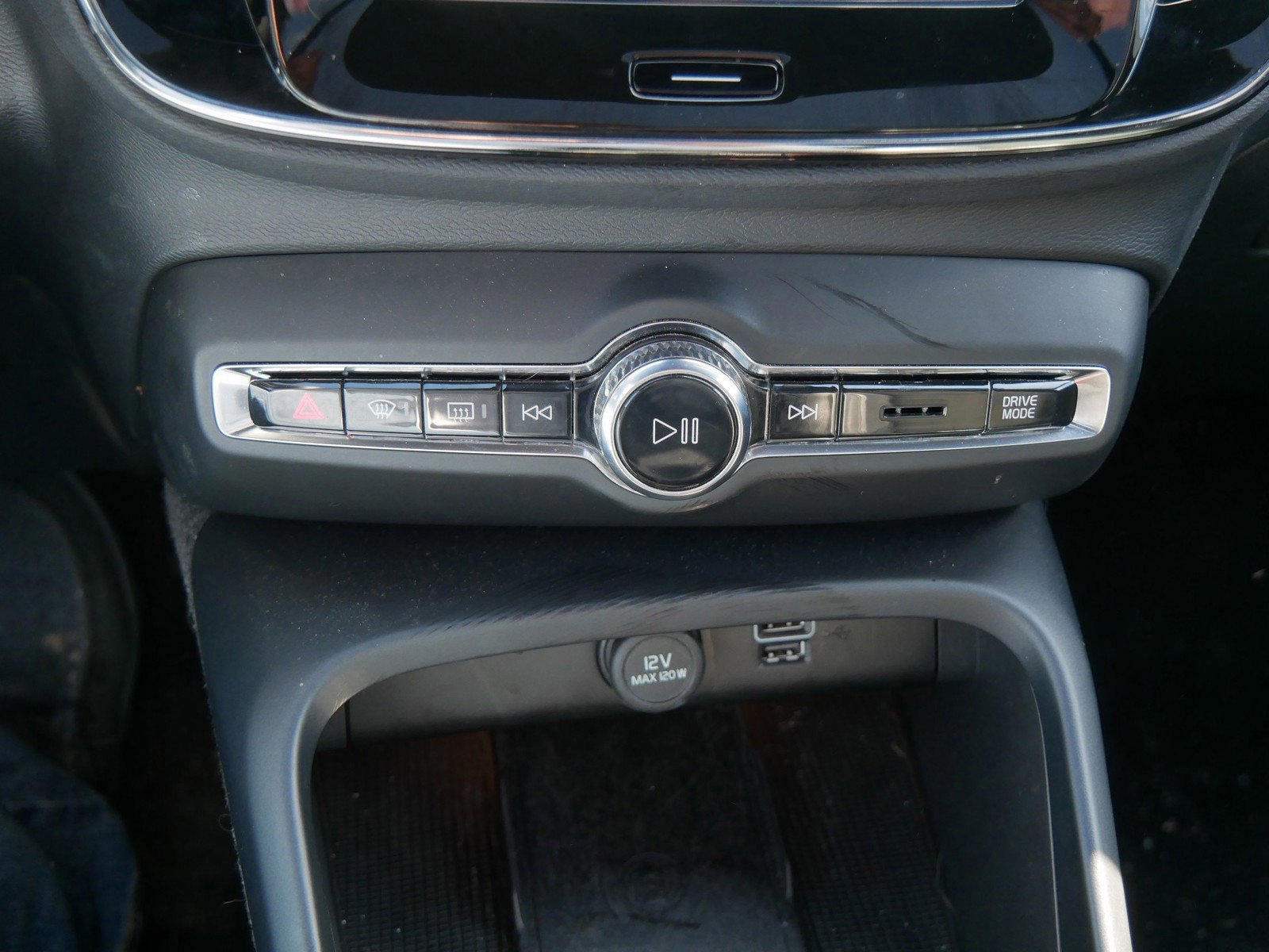 Used 2022 Volvo XC40 T5 R-Design image 30