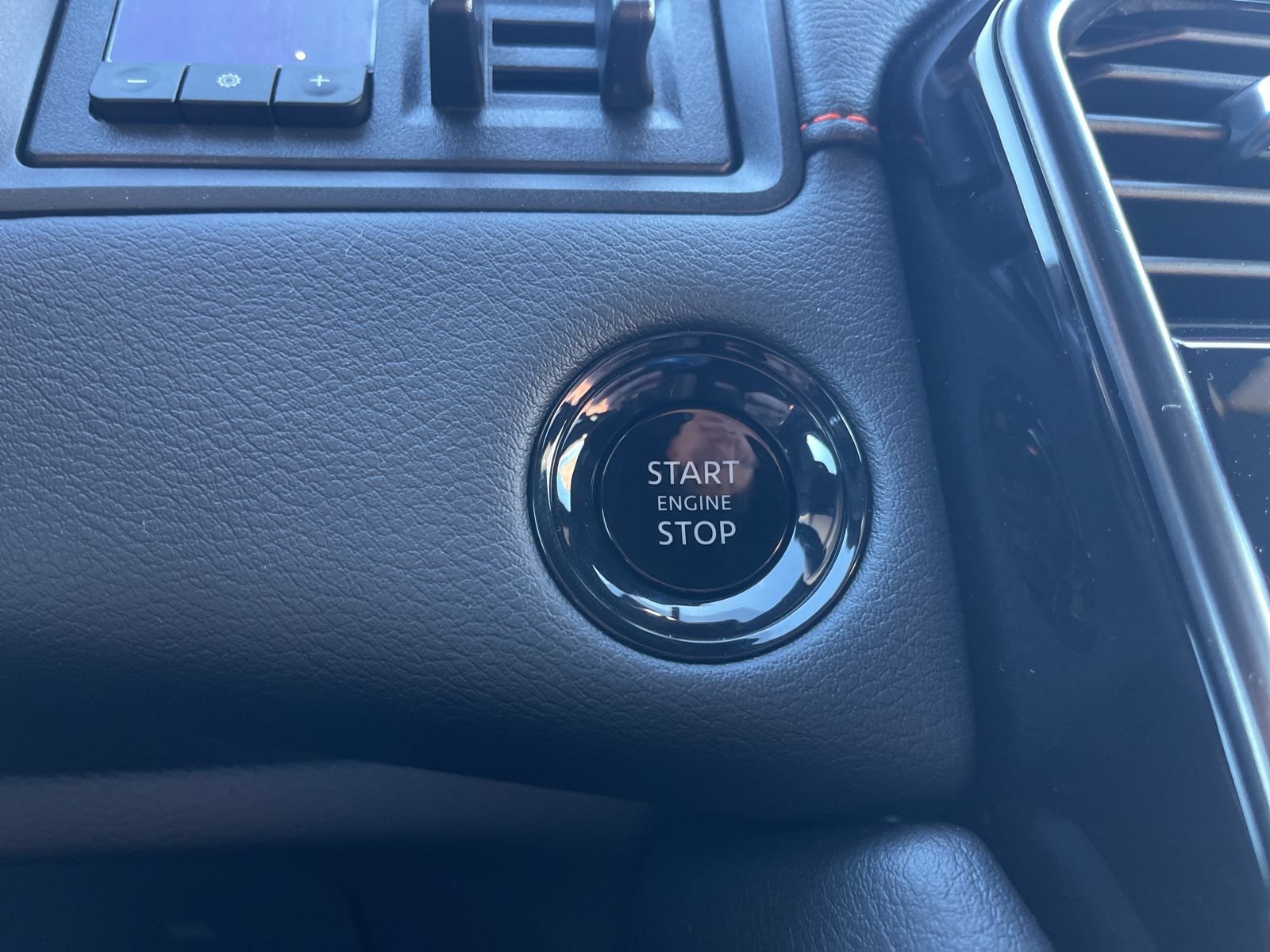 New 2025 Nissan Armada PRO-4X AWD/4WD image 36