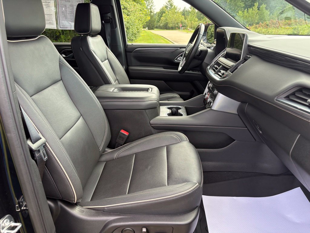 Used 2023 GMC Yukon XL SLT w/ SLT Luxury Package AWD/4WD image 39