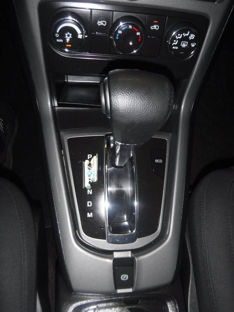 Used 2012 Chevrolet Captiva Sport LS FWD image 37