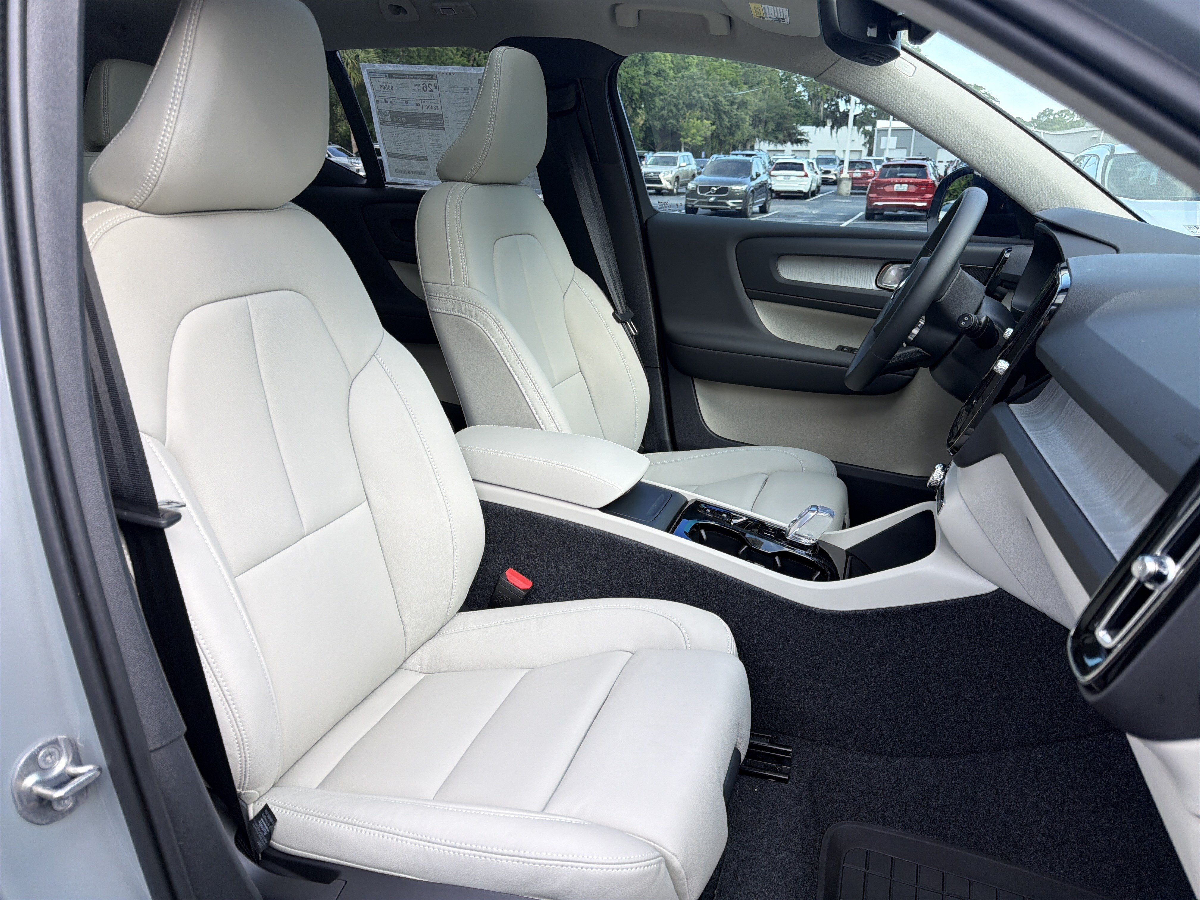 New 2026 Volvo XC40 B5 Ultra w/ Protection Package Premier AWD/4WD image 21