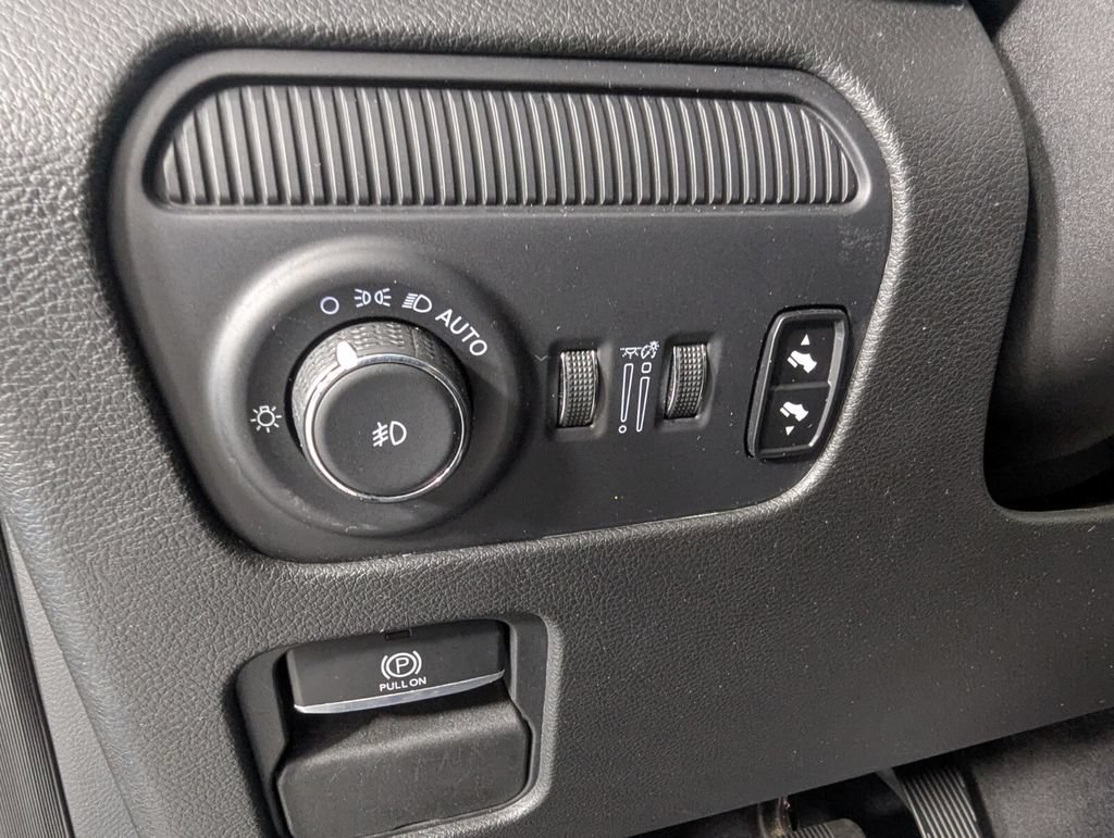 Used 2024 Jeep Wagoneer Series II w/ Flexible Seating Group RWD image 14