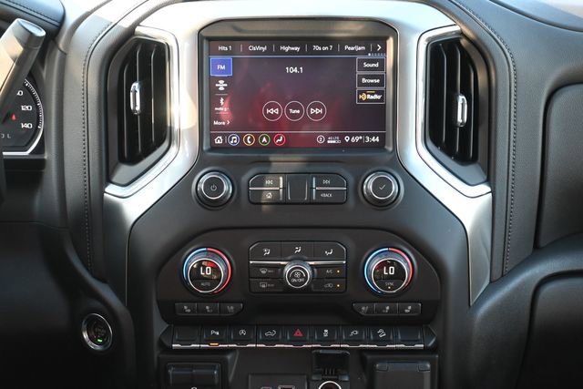 Used 2020 Chevrolet Silverado 1500 LTZ image 17