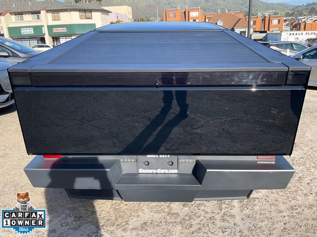 Used 2024 Tesla Cybertruck AWD Crew Cab image 4