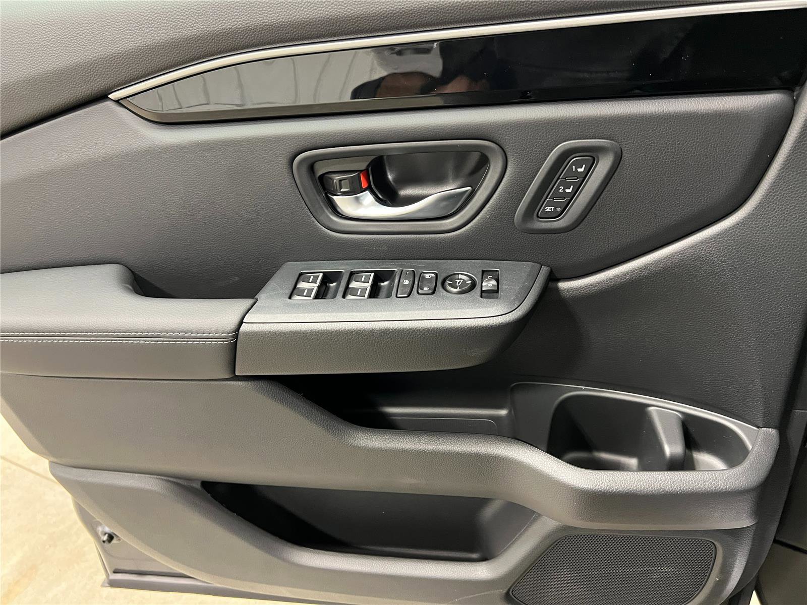 New 2025 Honda Pilot EX-L image 14