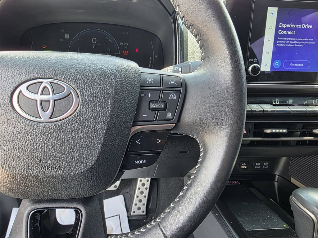 Used 2025 Toyota Camry SE FWD image 25