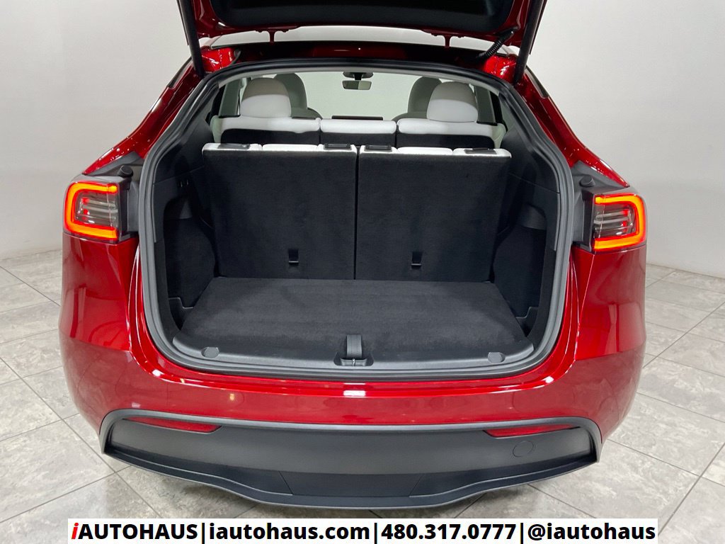 Used 2024 Tesla Model Y Long Range AWD/4WD image 45