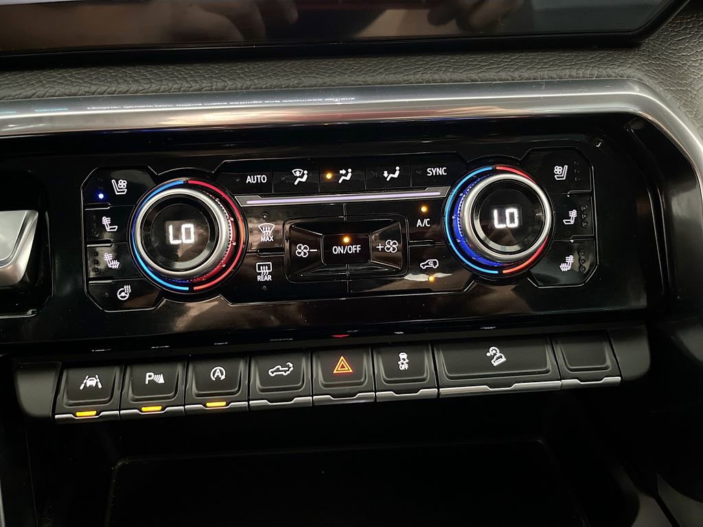 Used 2025 GMC Sierra 1500 Denali AWD/4WD image 16