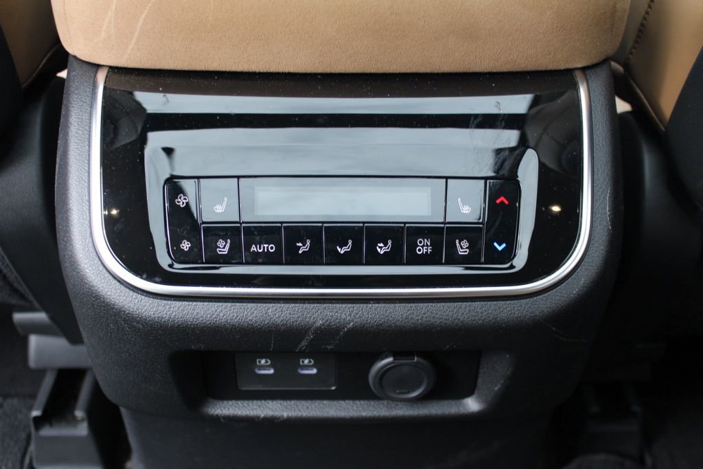 Certified 2025 INFINITI QX80 Luxe image 46