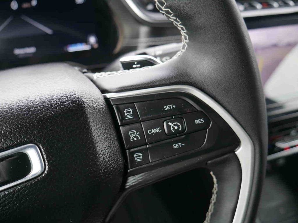 Certified 2024 Jeep Grand Cherokee L Laredo image 36