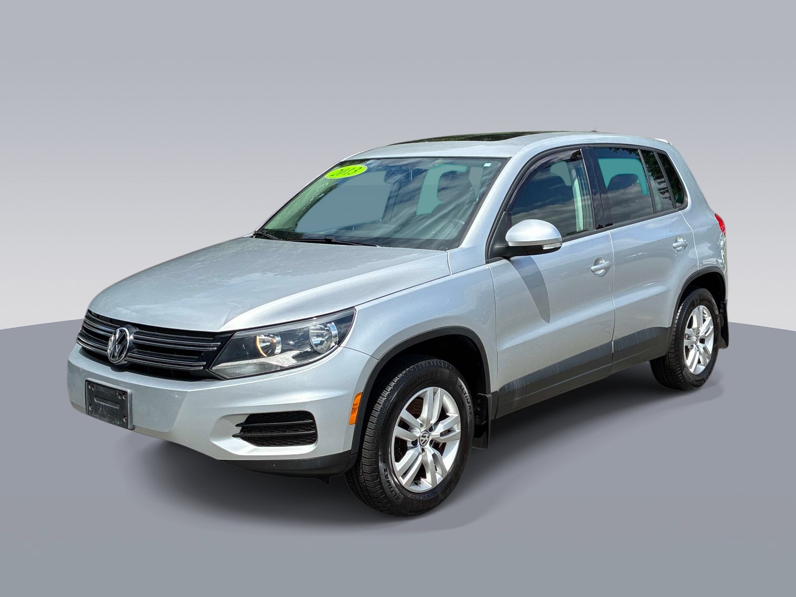 Used 2013 Volkswagen Tiguan S AWD/4WD image 3