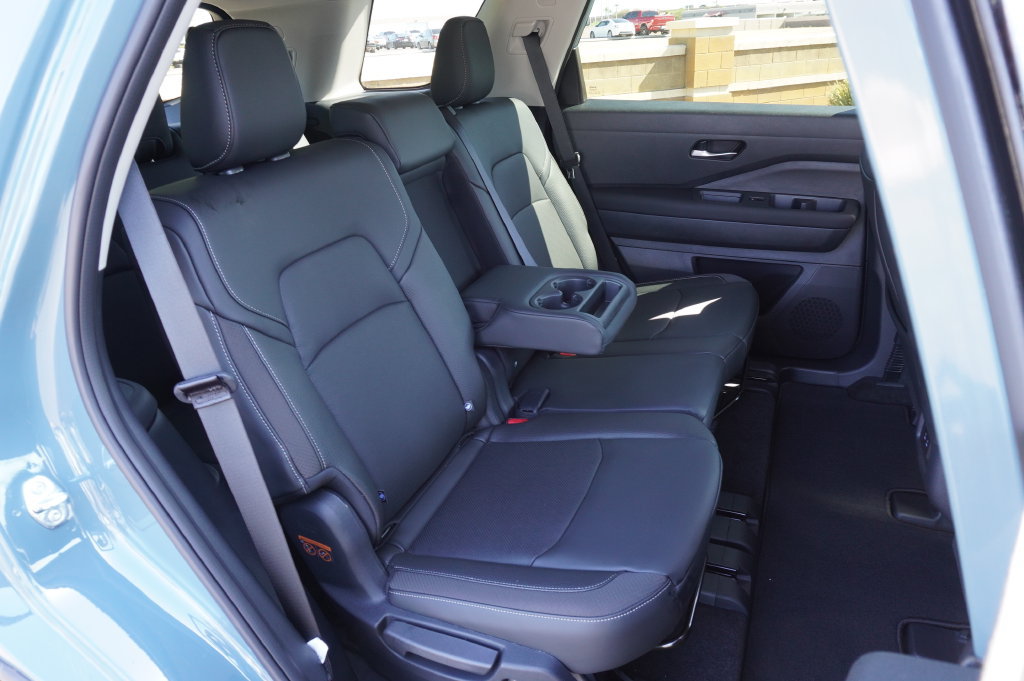 New 2026 Nissan Pathfinder SL FWD image 9
