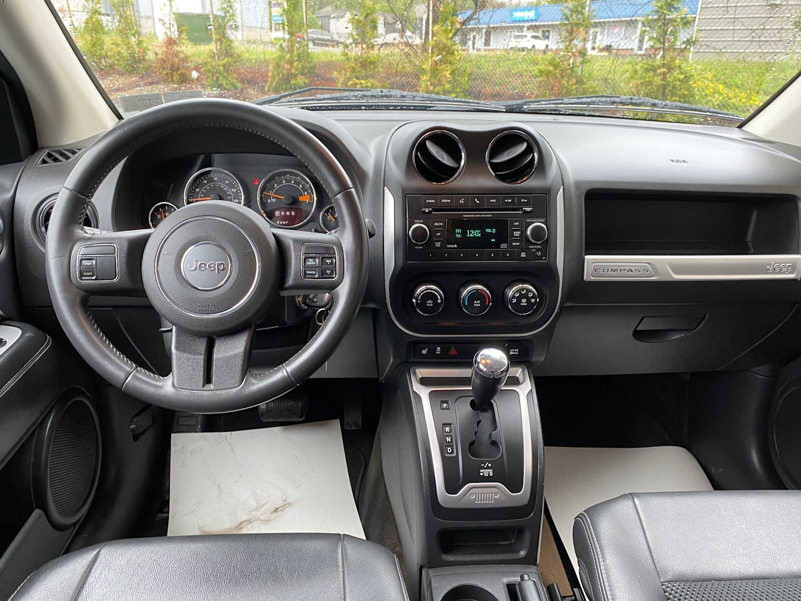 Used 2014 Jeep Compass Latitude AWD/4WD image 7