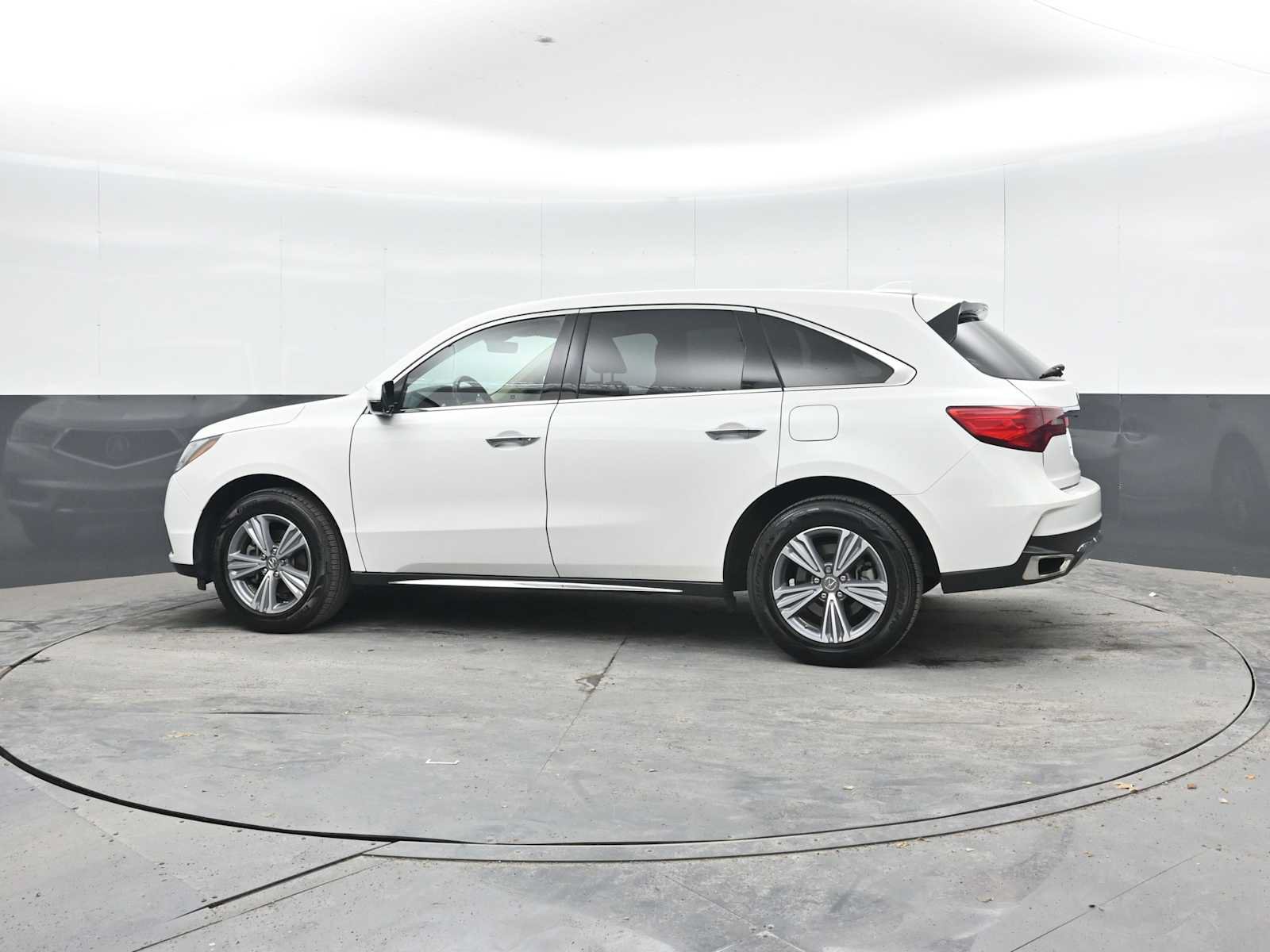 Used 2020 Acura MDX SH-AWD image 3