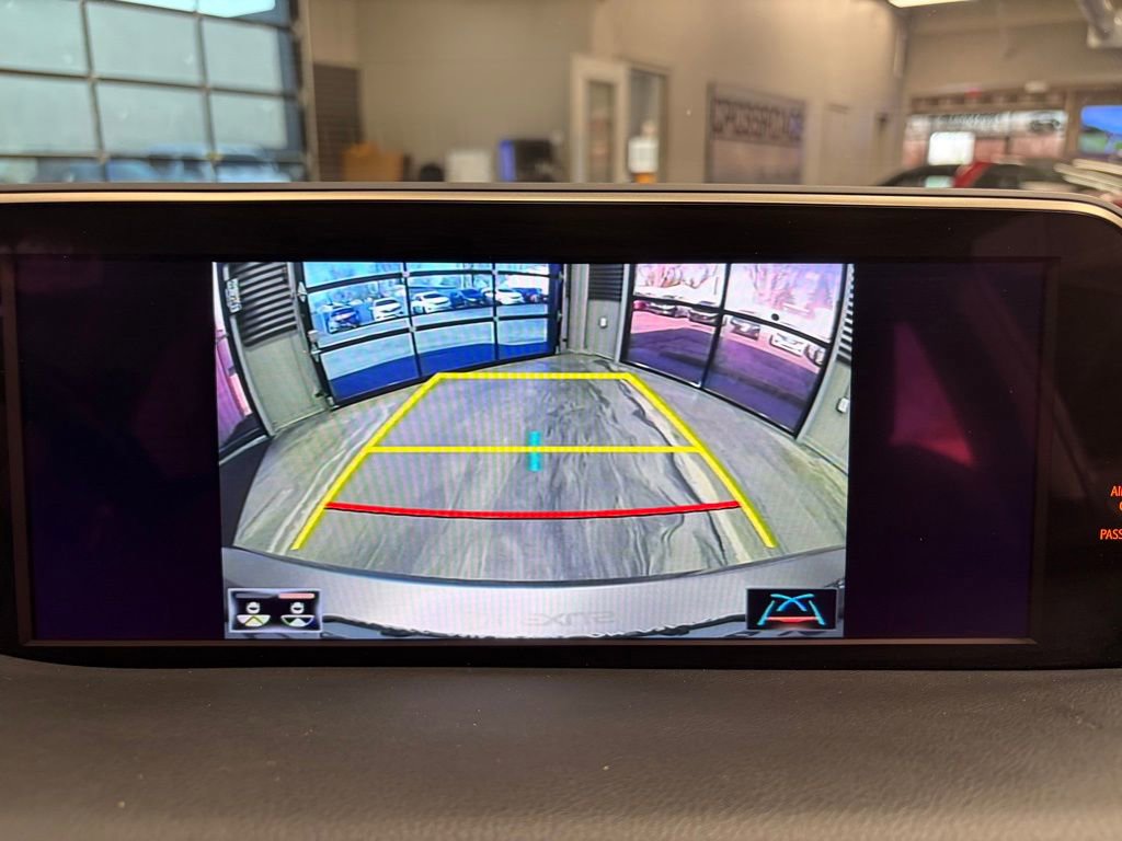Used 2019 Lexus ES 300h w/ Premium Package image 18